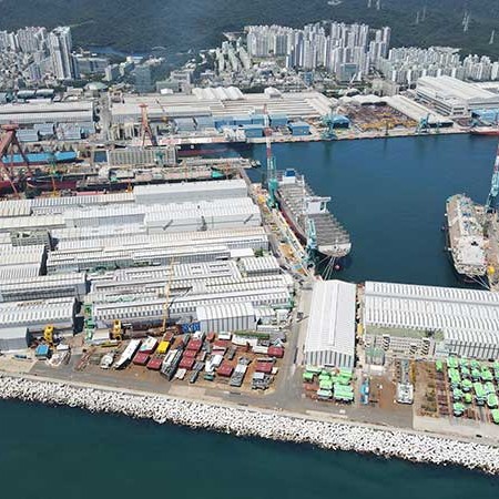 Eo biển Hormuz: Tình trạng 'mở một nửa, đóng một nửa' gây bất ổn thị trường dầu