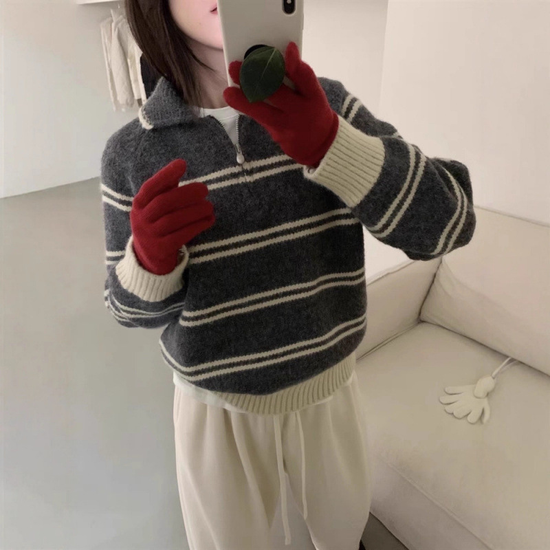 Damen-Strickpullover mit Reißverschluss und Streifenmuster