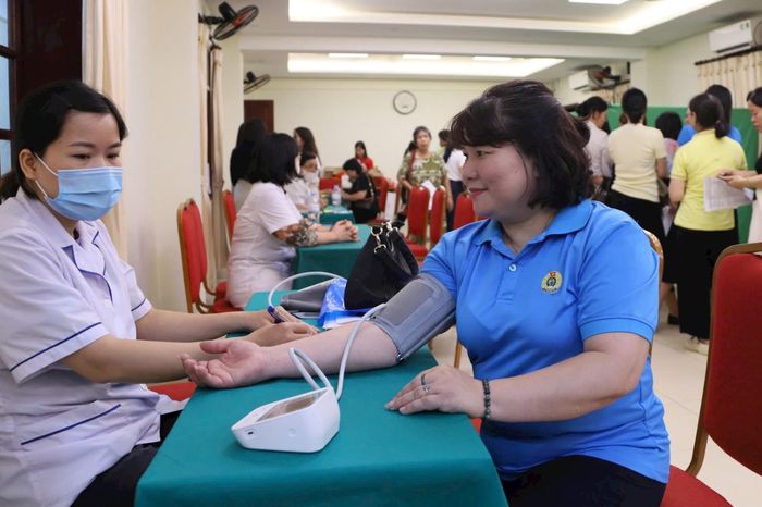 Công đoàn phường Hoàn Kiếm đưa Nghị quyết 72 vào đời sống - Đài Phát thanh và truyền hình Hà Nội