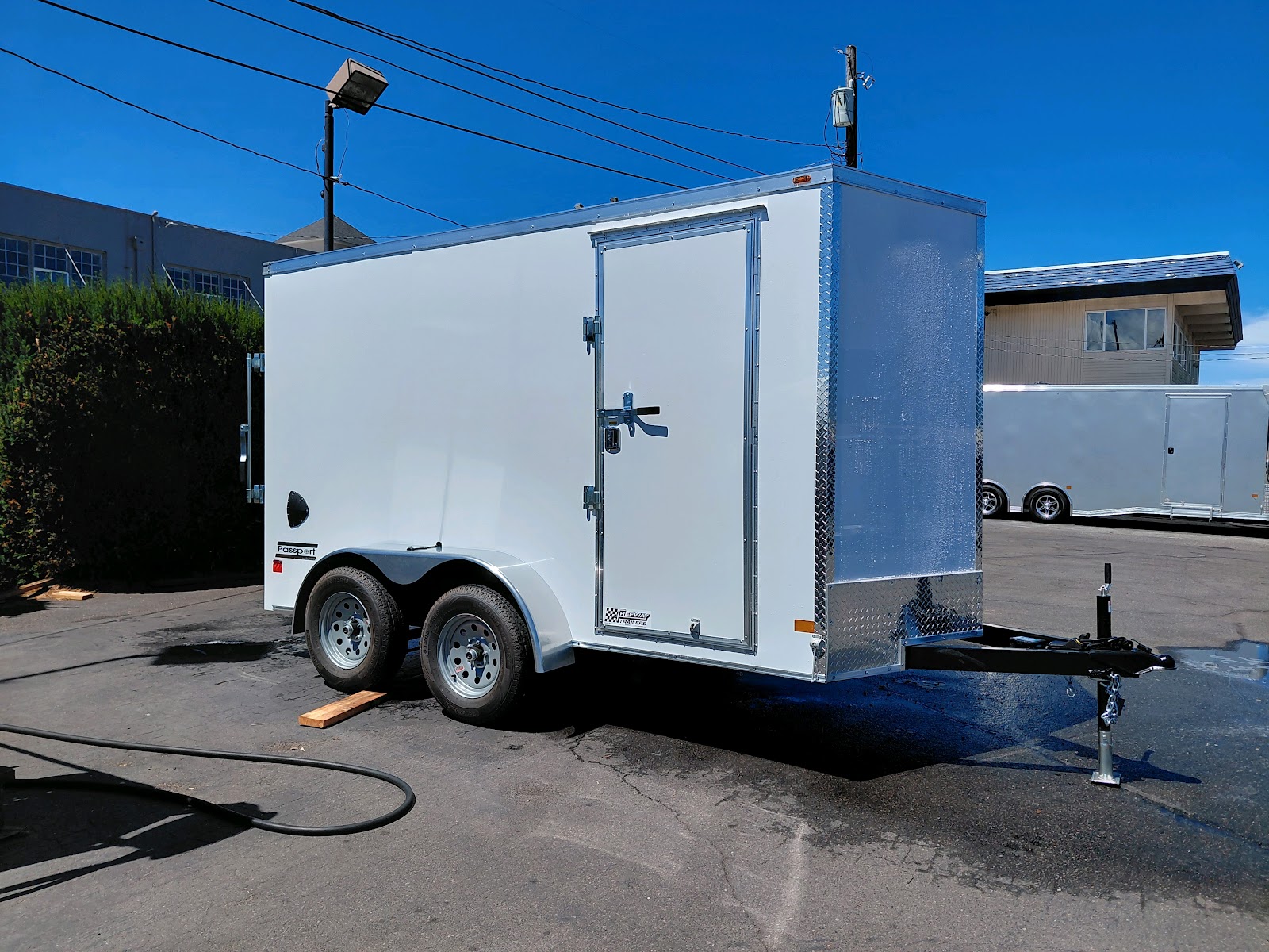 Passport Deluxe Enclosed Cargo