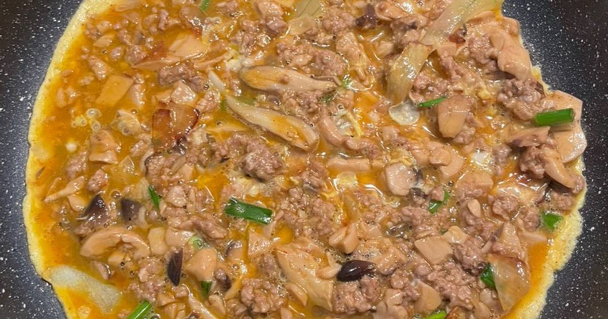 Trứng cuộn nhân thịt bò và nấm