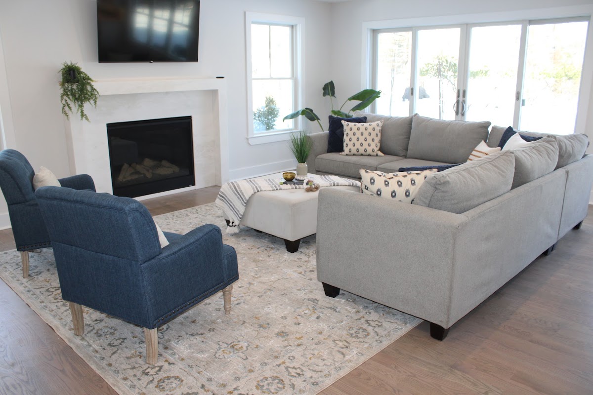 Living/Family Rooms image