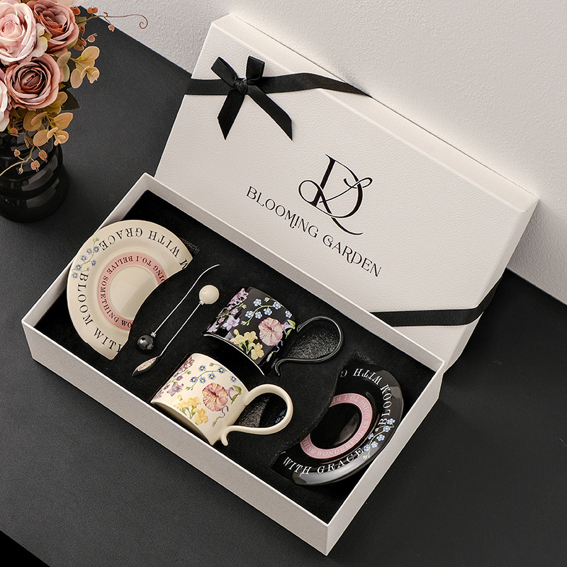 Ceramic coffee cup with floral pattern, 260 ml
