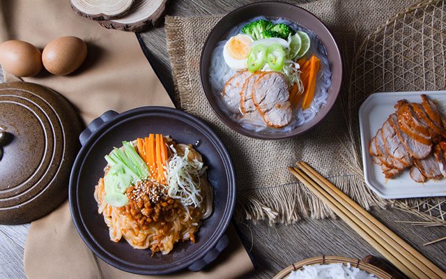 Bún Nước Lèo Xá Xíu Và Bún Trộn Thịt Bằm Xá Xíu