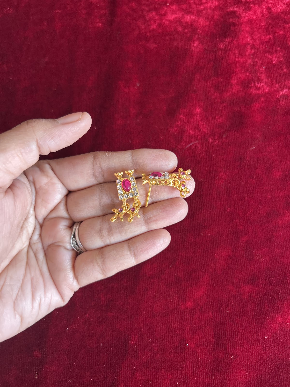 Earring i pack of pack of 3