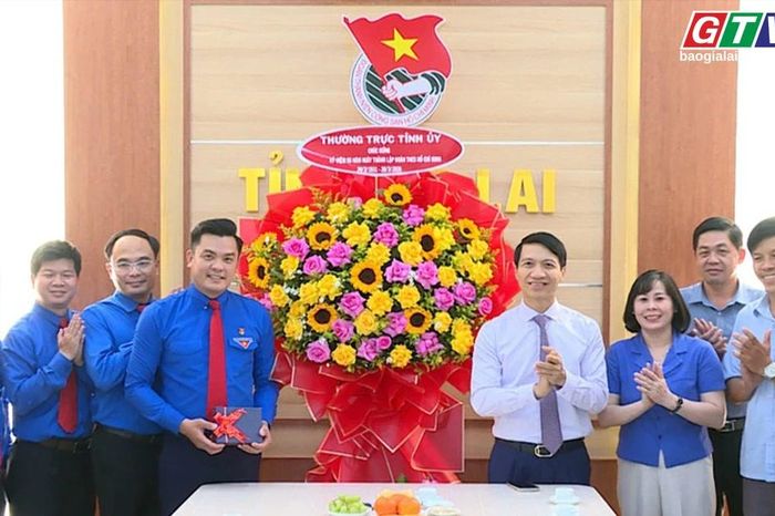 Điểm tin trưa: Đoàn Thanh niên tiếp tục phát huy vai trò xung kích trong giai đoạn mới - Báo Gia Lai
