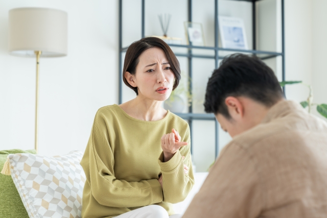 浮気調査は「いつ」始めるのが最適？ 後悔しないためのタイミングと注意点