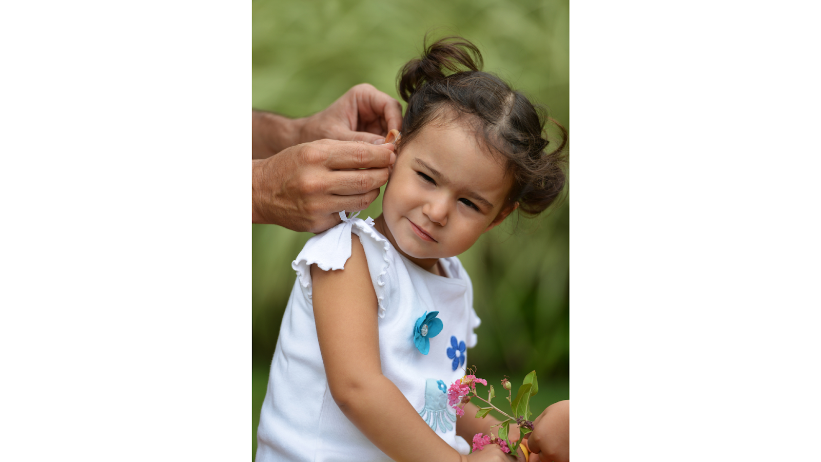 Enfant avec appareil auditif - Ma Clinique Audio