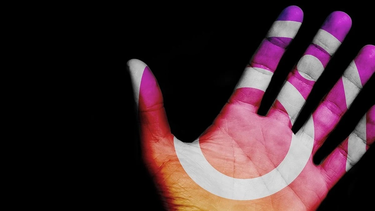 유튜브 알고리즘 변화가 광고 수익 구조에 미치는 영향 분석