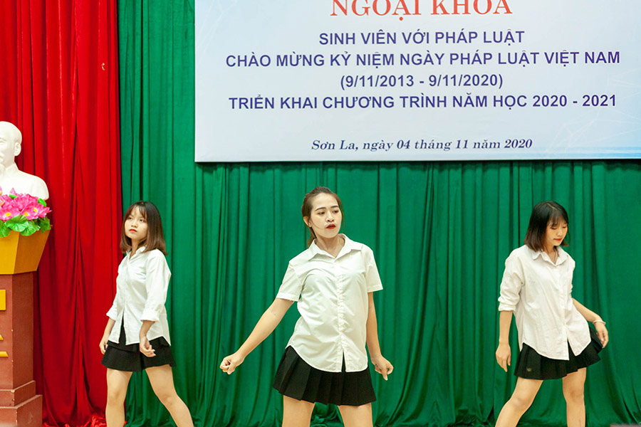 Hội sinh viên tổ chức chương trình ngoại khóa "Sinh viên với pháp luật chào mừng kỷ niệm ngày Pháp luật Việt Nam (09/11/2013 - 09/11/2020)
