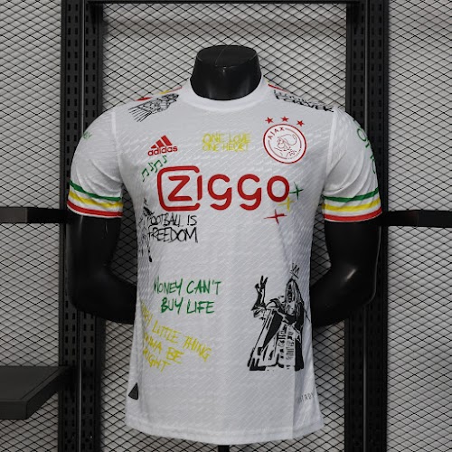 25-26 Ajax Edición Especial 2.jpg