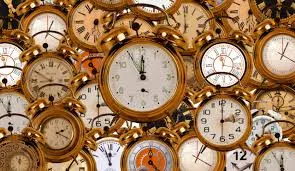 Ilustrasi jam yang melambangkan transisi waktu Daylight Saving Time di Amerika Serikat.