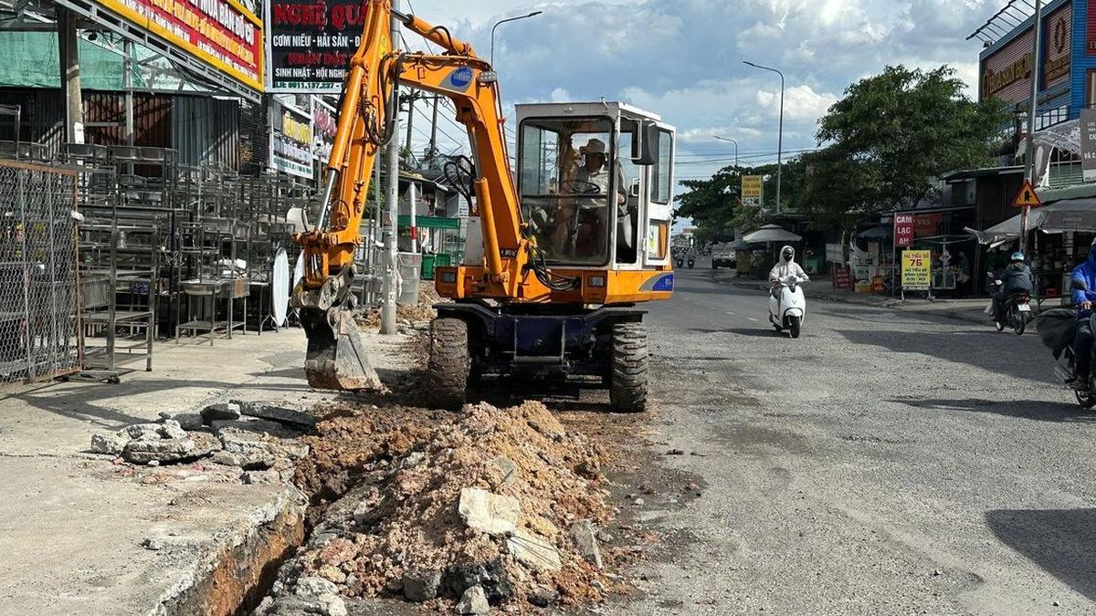 Đồng Nai: Đang sửa chữa đường Đồng Khởi, bổ sung hạ tầng thoát nước tạm - Báo Xây Dựng