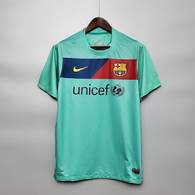 Retro Barcelona 10-11 Visitante @lumorasports.jpeg