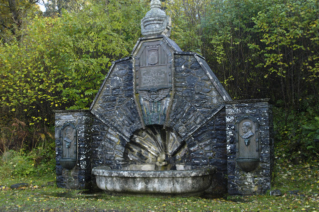 Guisachan_Attribution_Tom_Richardson_Lord_Tweedmouth_Memorial_fountain_CC_BY-SA_2_0.jpg