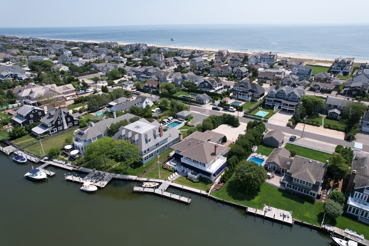 Drone view of Bay Head and Mantoloking luxury real estate