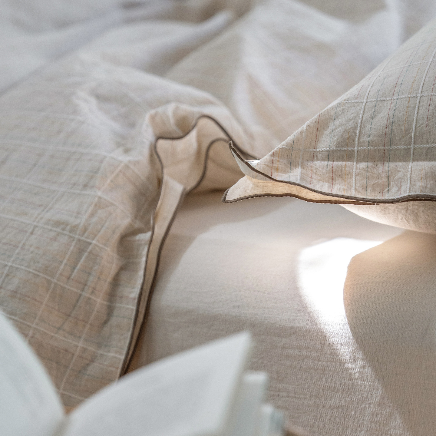 Cotton-Linen Bedding, 4-Piece, Woven Pattern