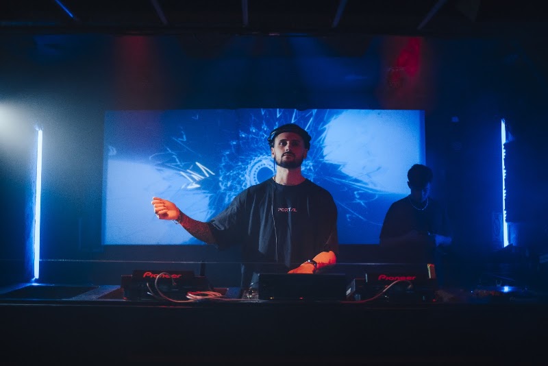 PORTAL 001 en Emile Club — foto 8