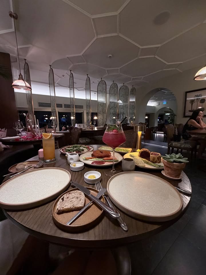 The Palm Rooftop Bar Hồ Con Rùa Điểm Hẹn Hò Sang Trọng Giữa Lòng Sài Gòn