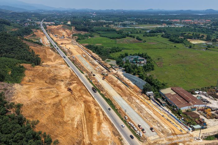 Hiện trạng cao tốc 5.200 tỷ đồng nối Đại lộ Thăng Long trước ngày thông tuyến - Báo VTC News