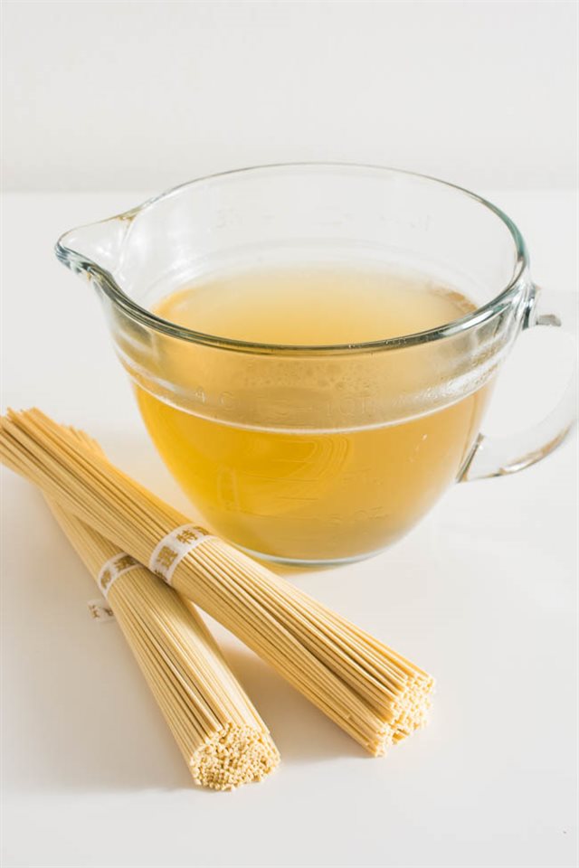 Nước Dùng Gà Nấu Mì Ramen