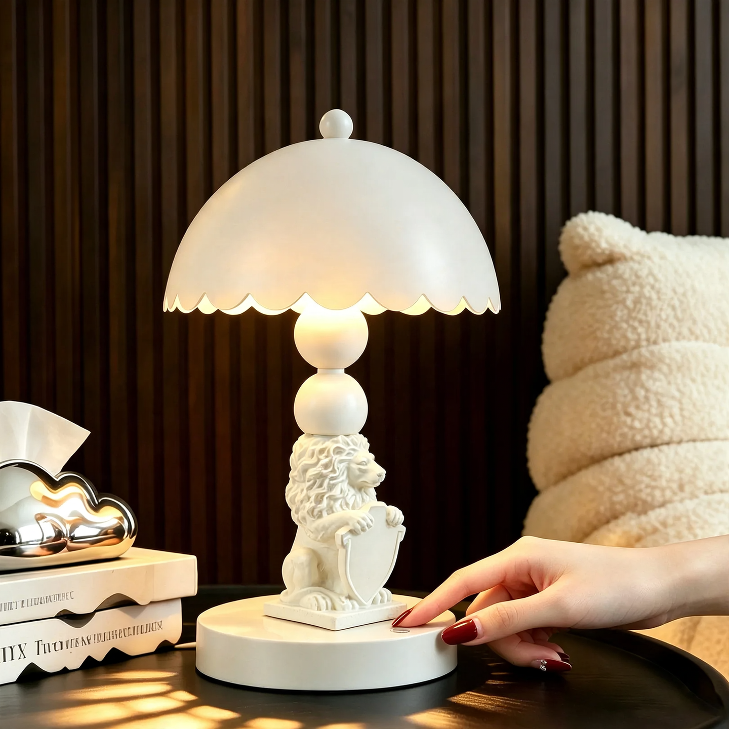 White lion table lamp in European style