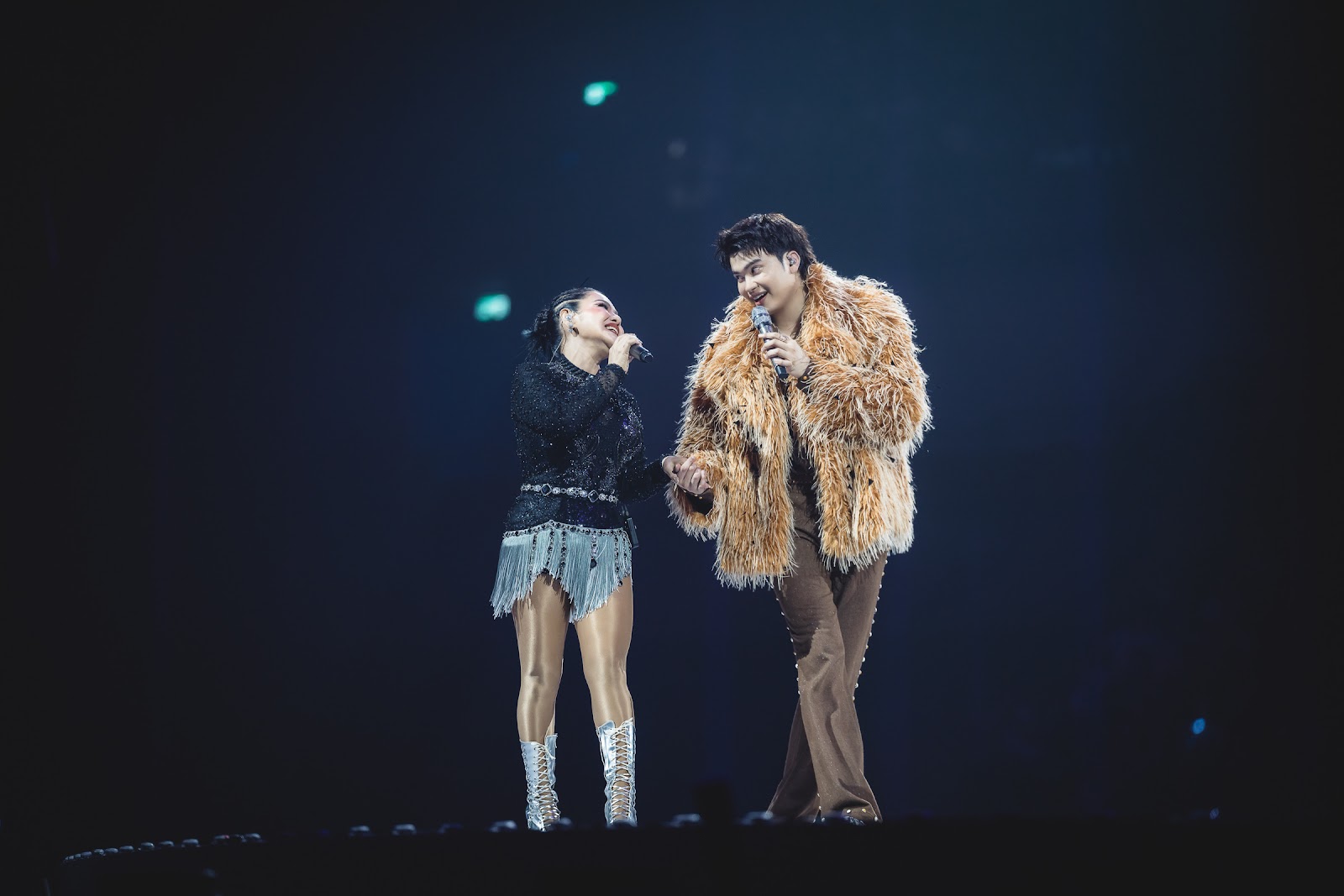 “นนท์ ธนนท์” เสิร์ฟเวที 360° กลางอิมแพคปิดฉาก  “ARENA ENCORE” พร้อมประกาศ EP.04 ปีหน้า “จัดร้อนหน่อยนะครับ” เตรียมบุก “ราชมังฯ” ภาพที่ 26