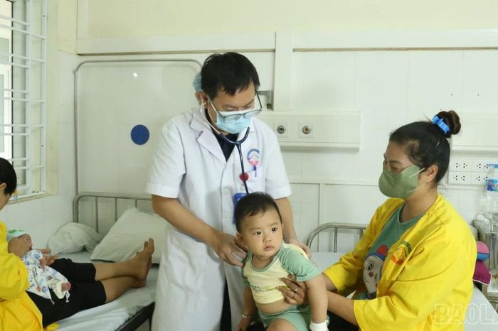 Chủ động các giải pháp phòng, chống bệnh truyền nhiễm thời điểm giao mùa - Báo Lào Cai