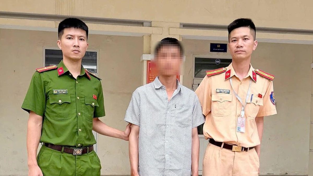 Gian lận sát hạch lái xe bằng tai nghe siêu nhỏ cùng camera cúc áo - Báo Công An Nhân Dân