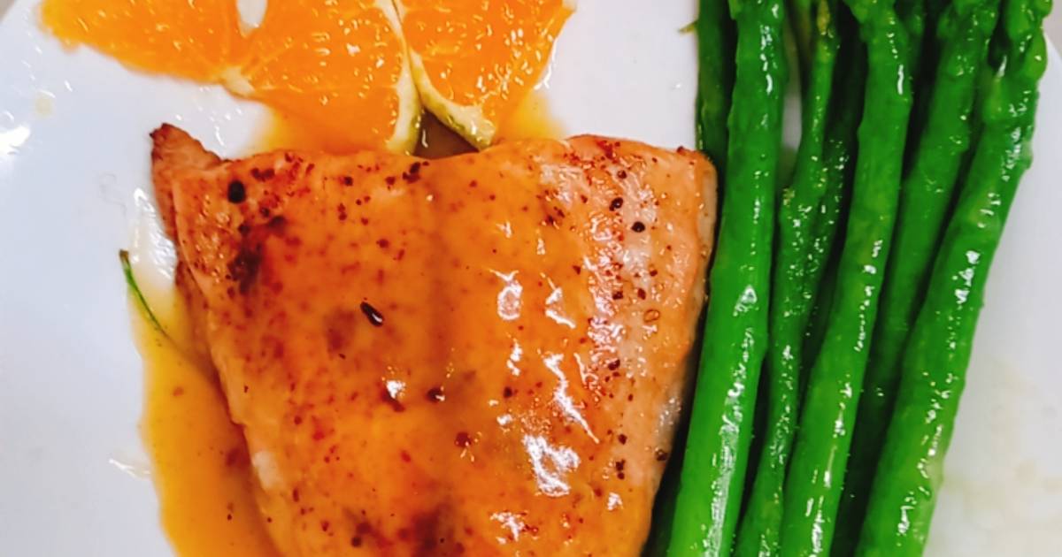 Cá hồi áp chảo sauce cam