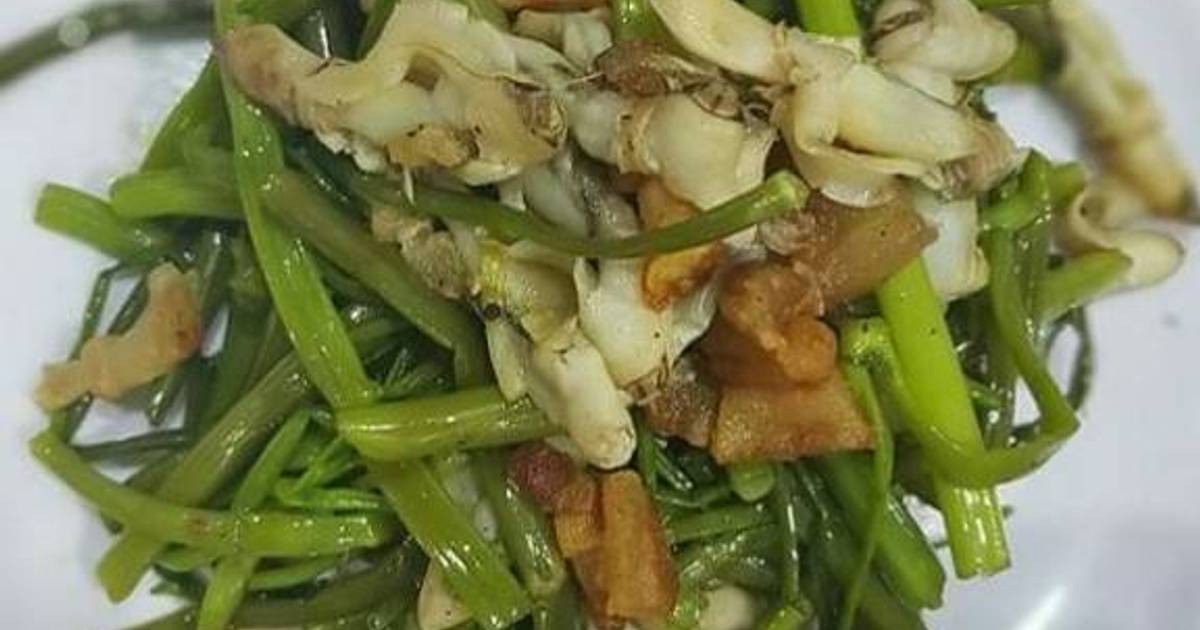 Ốc móng tay xào rau muống