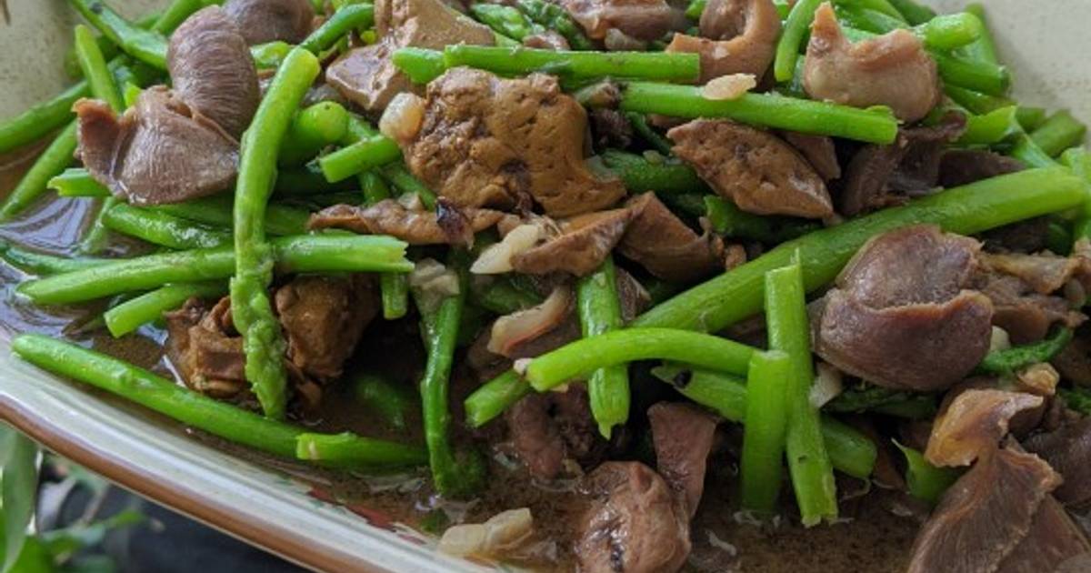Măng tây xào lòng gà