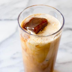 Thưởng thức ngay ly cà phê ngon lành này nào.