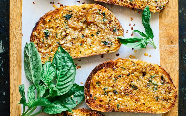Bánh Mì Nướng Tỏi Bơ