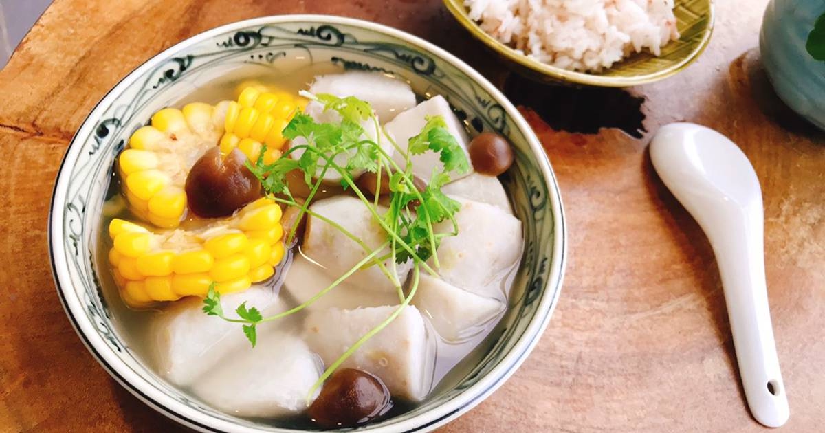Canh khoai sọ nấu bắp và nấm