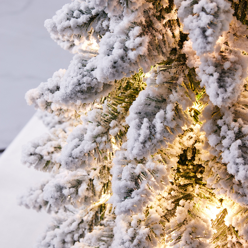 Mini Christmas tree with snow effect and LED light