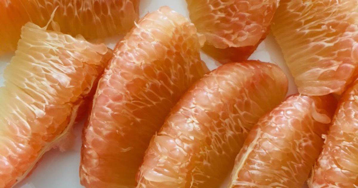 Gọt bưởi cùng con