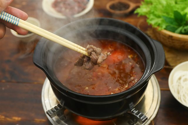 Bò Nhúng Chua Cay
