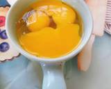 Đập trứng ra chén hoặc tô.
– Rây mịn bột mỳ để riêng.
– Cắt nhỏ bơ để đun chảy nếu dùng dầu ăn thì khỏi cần đun.
– Chuẩn bị đầy đủ dụng cụ: phới lồng, chảo, tô to và muỗng để trộn.