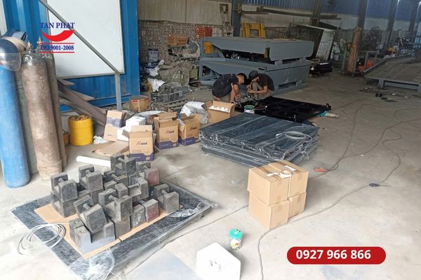 Hiệu chuẩn cân bằng quả chuẩn trước khi giao hàng