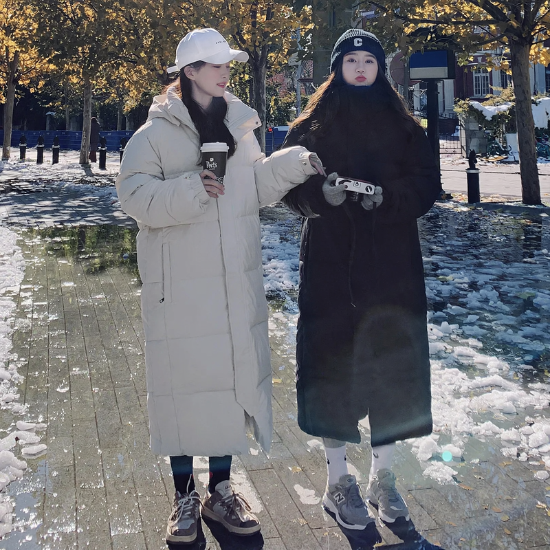 Long, quilted women's coat, knee-length