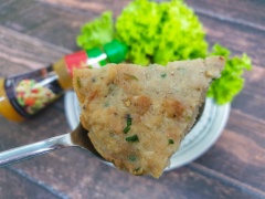 Chả gà chiên áp chảo chỉ cần ăn kèm chén cơm nóng cùng ít nước mắm, là đã có ngay 1 bữa ăn cho gia đình rồi. Chả gà áp chảo thơm ngon mà lại rất dễ thực hiện đúng không nào. Bắt tay vào làm ngay nhé!