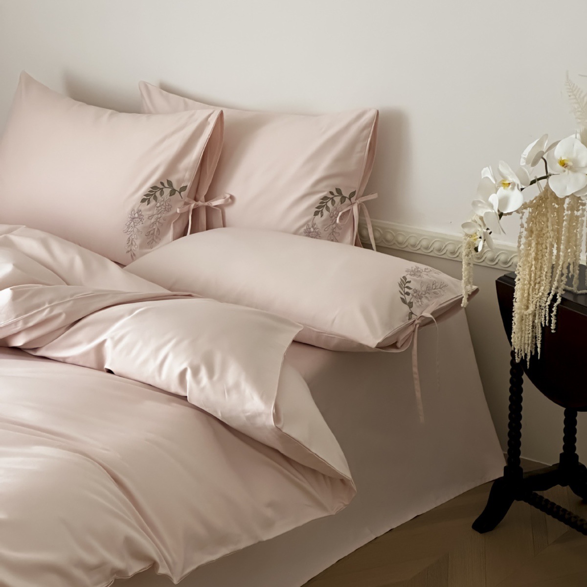 Cotton bedding set, 4 pieces, embroidered