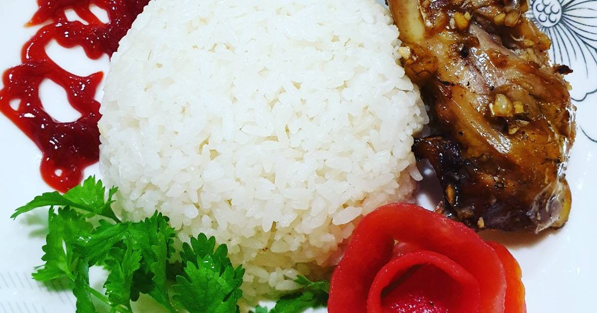 Cơm tỏi, gà nướng ngũ vị cho bé iu
