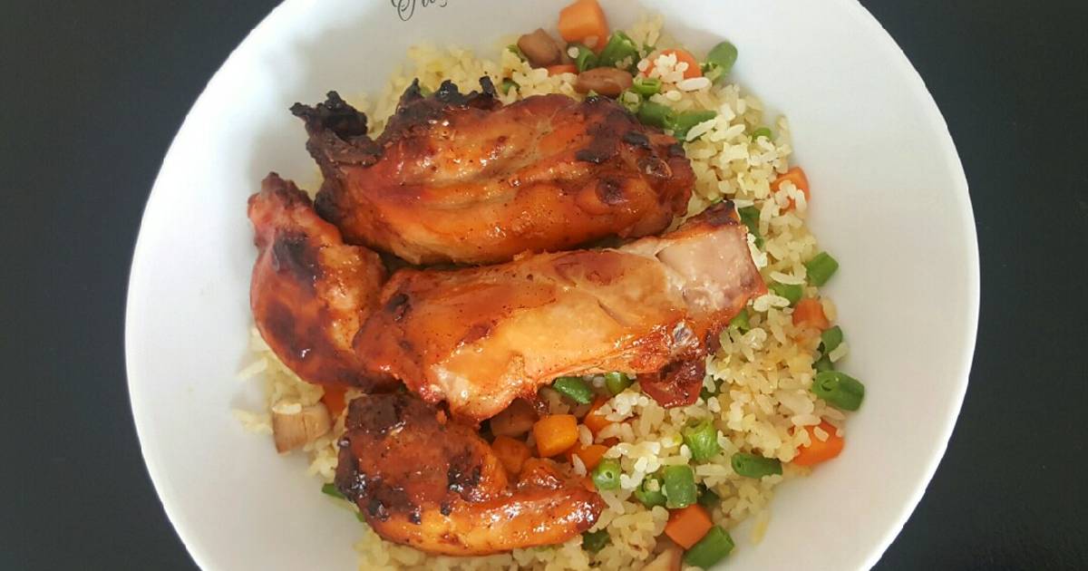 Cơm chiên gà nướng xá xíu
