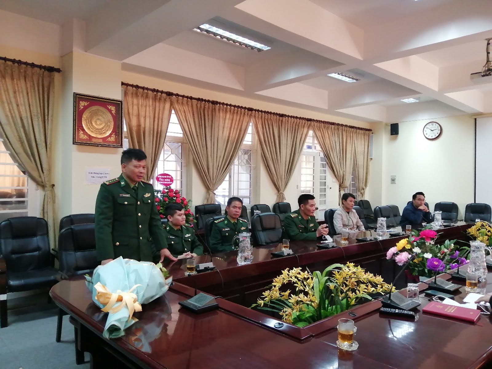 Tọa đàm chào mừng kỷ niệm 77 năm ngày thành lập Quân đội nhân dân Việt Nam và ngày Quốc phòng toàn dân (22/12/1944 - 22/12/2021) tại Trường Đại học Tây Bắc