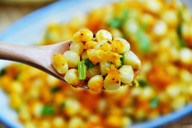 Bắp Xào Trứng Muối Béo Thơm