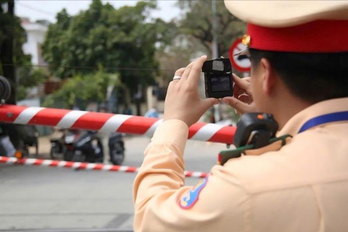 Camera giám sát đường sắt xử lý vi phạm 24/24 - Đài Phát thanh và truyền hình Hà Nội
