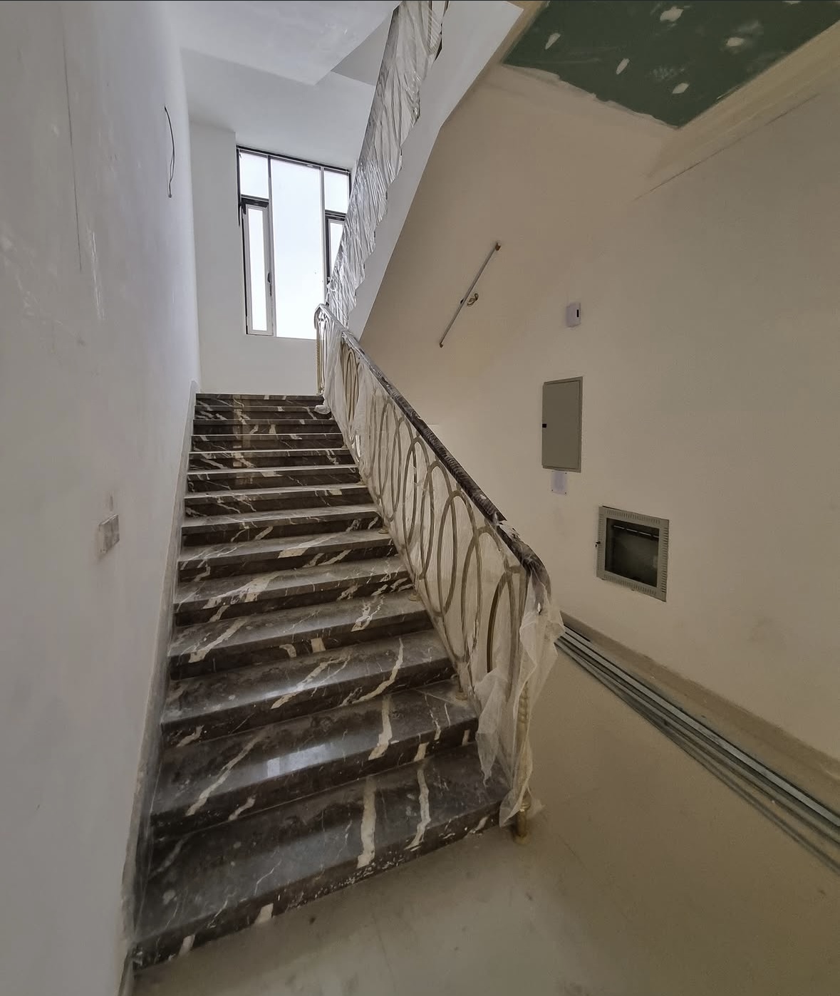 Indoor steel stair balustrade UAE — Al Taher Group