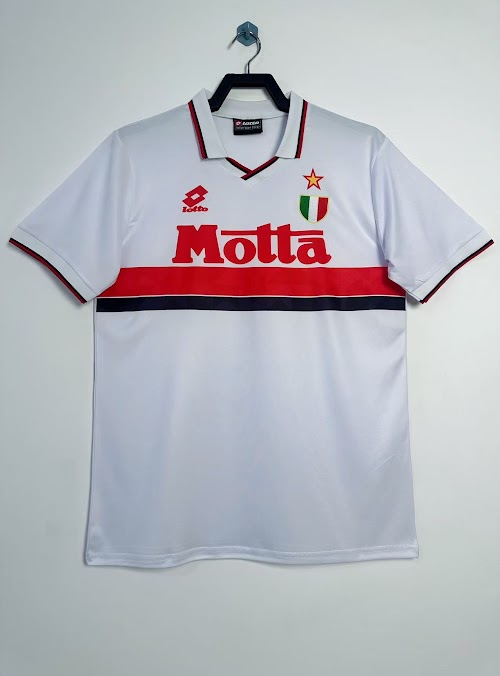 Equipación de visitante del AC Milan 1993-94.jpeg